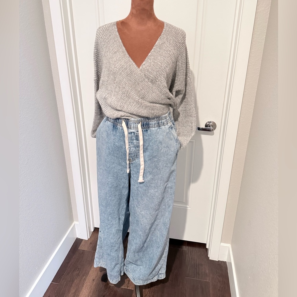 ASTR The Label Gray Wrap-Style Knit Sweater | Size S | Grey